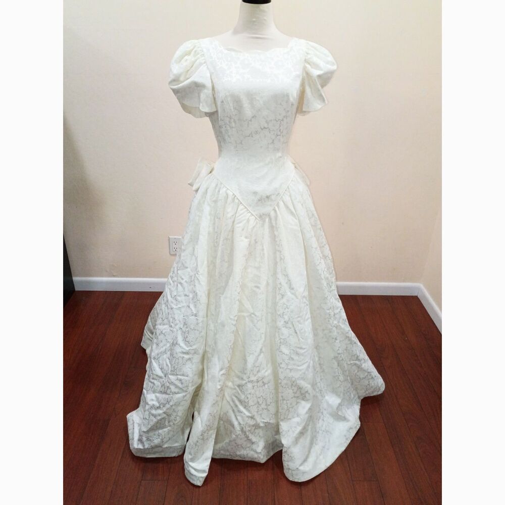 Demetrios Textured Brocade Short Sleeve Wedding Dress, Size 10 - Vintage 80s